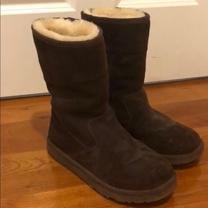 Ugh Boots with Zipper